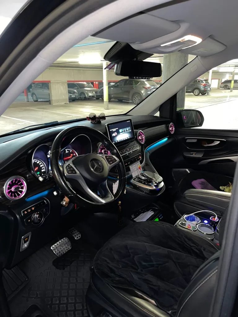 Intérieur du taxi – service confortable à Chippis