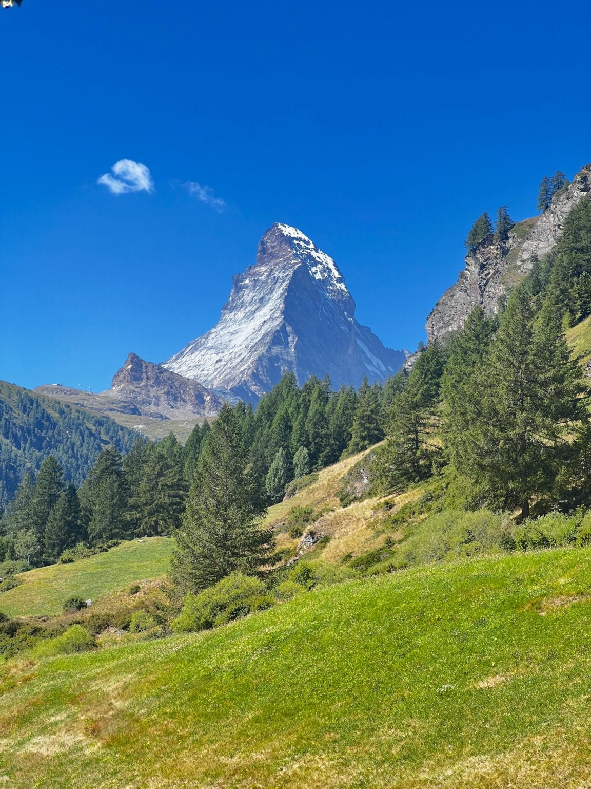 Vue du Cervin depuis Zermatt, montagnes suisses et nature alpine
